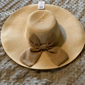 Large Hat With Bow